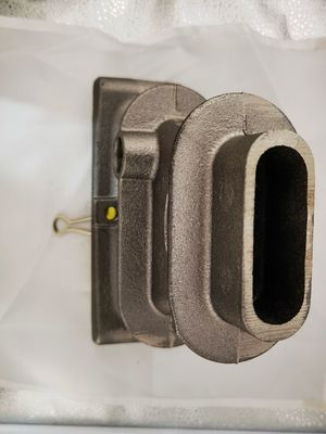 앵커리지를 팽팽하게 하여 후기 계약된 가닥은 고상한 평판을 위한 회색 주철을 던졌습니다